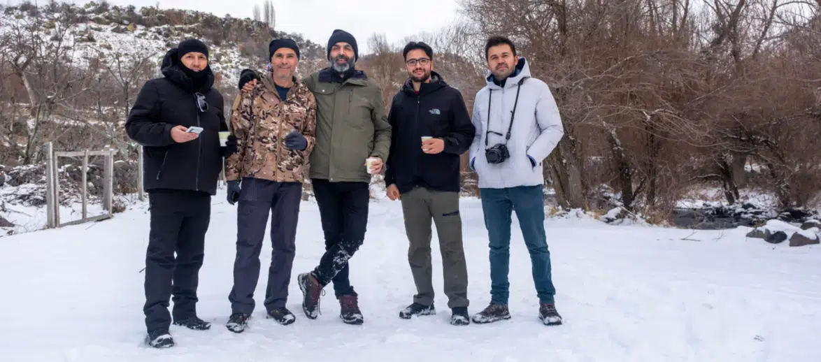 Ilısu Şelalesi dondurucu soğukta buz tuttu