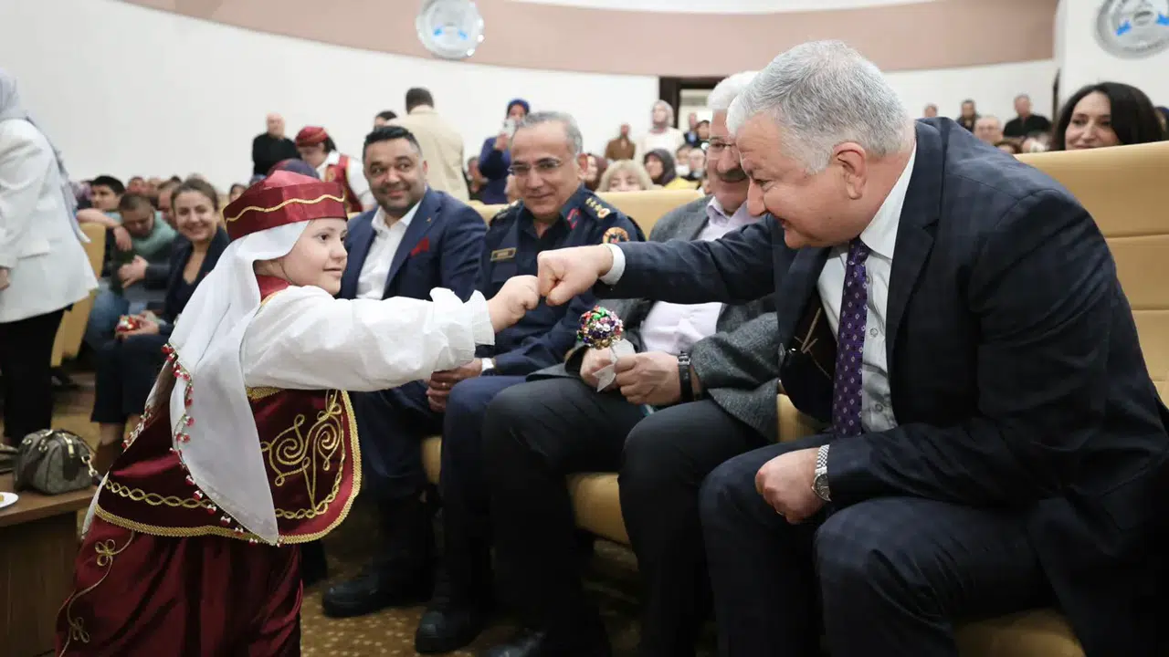 +1 Sevgi Buluşması renkli görüntüler oluşturdu