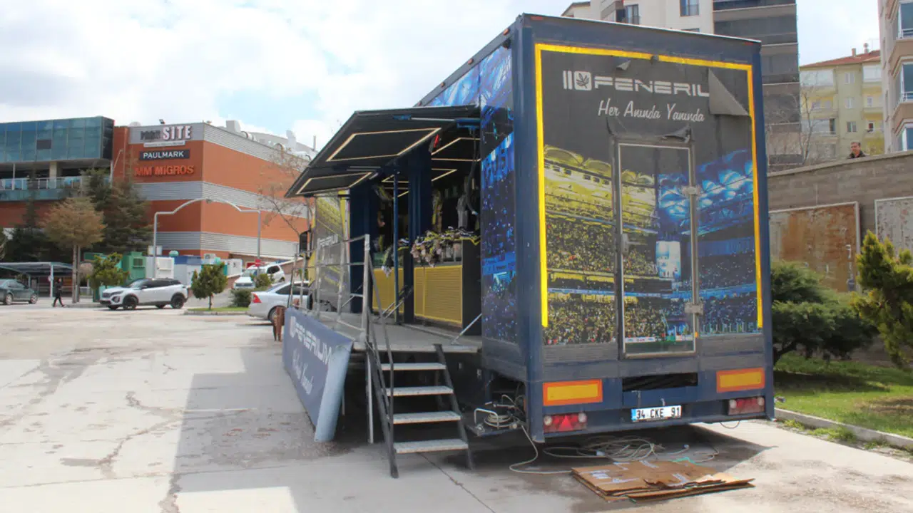 Fenerıum Tırında Yeni Sezon Ürünlerine Yoğun İlgi