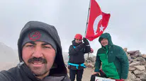 İlk kez Eylül ayı sonunda Hasan Dağı zirvesinde kar kütlesini görüntülediler