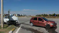 İki otomobil çarpıştı: 1 yaralı
