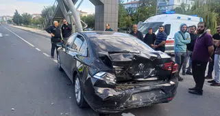 Aksaray'da Tır Otomobile Arkadan Çarptı: 2 Öğrenci Yaralandı