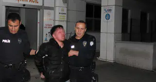 Annesinin, erkek arkadaşını bıçakladı; ikinci kez saldırı anı kamerada