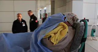 Otomobil şarampole devrildi: 3 yaralı