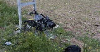 Elektrik Direğine Çarpan Motosiklet Sürücüsü Hayatını Kaybetti