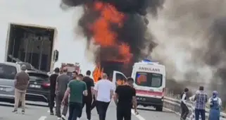 Otoyolda Yağ Yüklü Tır Yandı