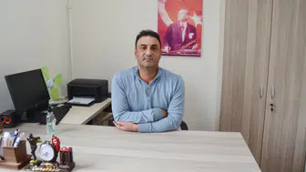 Dr. Öğretim Üyesi İşlek, eğitimdeki başarısı sayesinde, beyaz bastonuyla 60 ülke gezdi