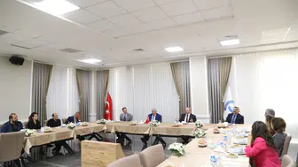 Arıbaş’tan müzik eğitimi akademisyenlerine teşekkür