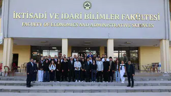 ASÜ’de öğrencilerle yöneticiler çay sohbetinde buluştu