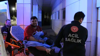 Bıçaklı kavgada yaralandı, hastanede sedyeden atlayıp basın mensuplarına saldırdı