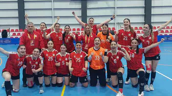 Aksaray Belediyesi Hentbol Takımı  Süper Lig yolunda ilk galibiyetini aldı