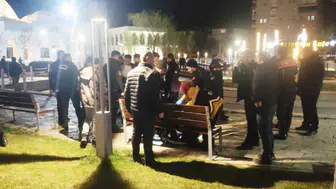 Parkta çıkan kavgada bıçaklandı