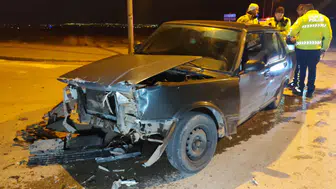 Aksaray’da İki Otomobil Çarpıştı: 1 Yaralı