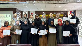 Kız öğrenciler Kur’an-ı Kerim’i Yüzünden Güzel Okuma Yarışması