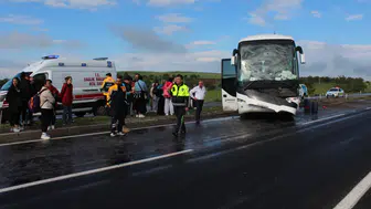 Kapadokya Yolunda Tur Otobüsü Kaza Yaptı: 16 Yaralı