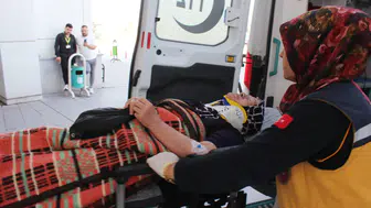 Adana yolunda otomobil devrildi: 1 yaralı
