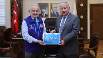 Vali Duru kurbanını bağışladı