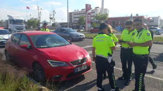 Otomobilin çarptığı yaya yaralandı