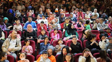 Köstebekgiller Müzikali Çocuklarla Buluşuyor