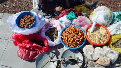 Ihlara’da Kadınlar Üretiyor, Yol Kenarında Satıyor