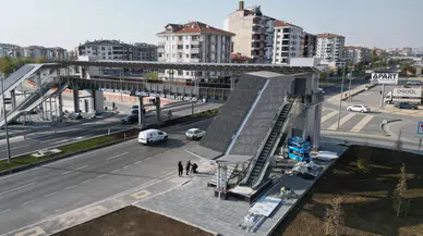 Aksaray Belediyesi Gazzeli Şehitler   Yaya Üst Geçidi Açılışa Hazır
