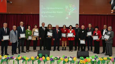 Aksaray’da 24 Kasım Öğretmenler Günü Törenle Kutlandı