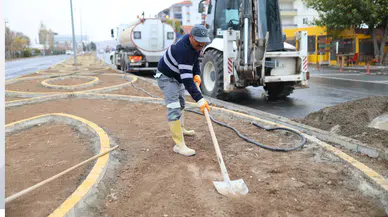 Aksaray Belediyesi Muhsin Yazıcıoğlu   Bulvarı’nda Kuru Peyzaj Çalışması Başlattı