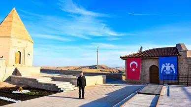 833 Yıl Sonra Selçuklu Bayrağı Yeniden   II. Kılıç Arslan Köşkünde Dalgalandı