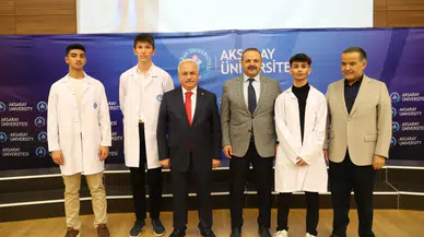 ASÜ Diş Hekimliği Fakültesi öğrencileri beyaz   önlüklerini giyerek mesleğe ilk adımlarını attı