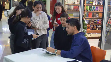 Emre Gül, İmza Gününde Kültür Park  Site AVM’de Okurlarıyla Buluştu