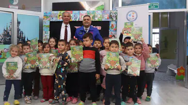 Öğrencilere TÜBİTAK dergileri dağıtıldı