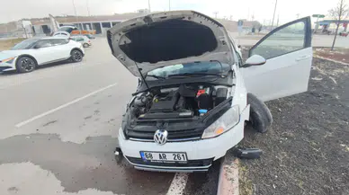 İki Otomobil Çarpıştı; 5 Kişi Yaralandı