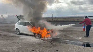 Aksaray’da Seyir Halindeki   Otomobil Alev Aldı