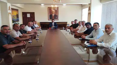 Ortaköy Kaymakamı muhtarla bir araya geldi
