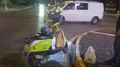 Motosiklet ile otomobil çarpıştı: 1 yaralı