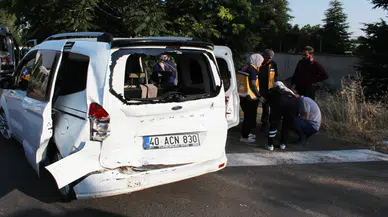 3 aracın karıştığı zincirleme kazada 3 kişi yaralandı