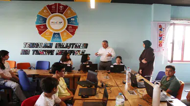 Vali Murat Duru, Yaz Spor Kursu'nda Öğrencilerle Buluştu