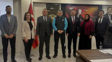 CHP'li gençlerden KYK bursuna tepki