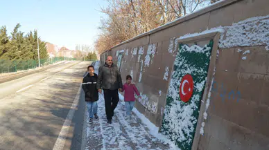Bayrak Sevgisi Gönlünde Yer Etmiş