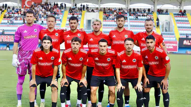 Siyah-beyazlı ekip deplasmandan 1 puanla döndü