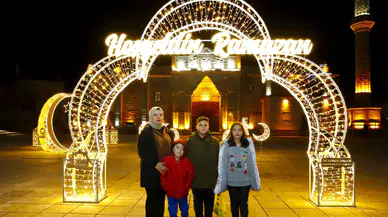 Tarihi Ulu Cami Mahyalar Ve Süslemelerle Işıl Işıl Oldu