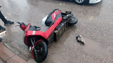 Aksaray’da Minibüs ile Elektrikli Bisiklet Çarpıştı: 2 Yaralı