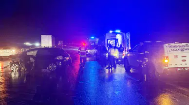 Aksaray’da iki otomobil çarpıştı : 5 yaralı