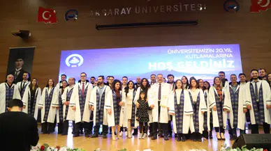 Aksaray Üniversitesindeünvanda yükselen 102 akademisyen cübbelerini giydi