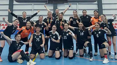 Siyah-beyazlı ekip dörtlü finali garantiledi