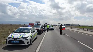 Kaçarken otomobiliyle 2 araca çarpan sürücü, 30 kilometrelik takiple yakalandı