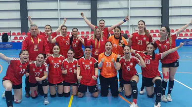 Aksaray Belediyesi Hentbol Takımı  Süper Lig yolunda ilk galibiyetini aldı