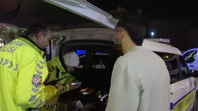 Stajyer ehliyetiyle direksiyon başında alkollü yakalandı