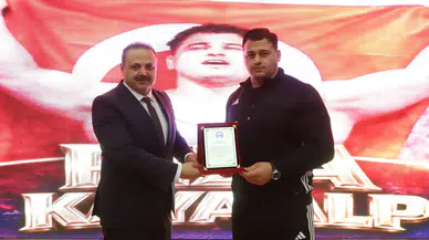 ASÜ mezunu milli güreşçi Rıza Kayaalp öğrencilerle buluştu