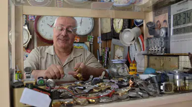 37 Yıldır Aynı Dükkânda Saatlere Hayat Veriyor
